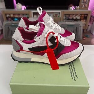 Off-White c/o Virgil Abloh Wmns HG Runner Fuschia Black